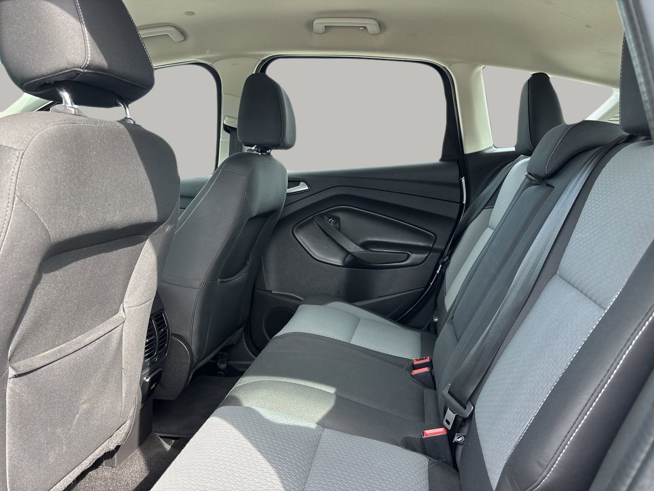 2017 Ford C-Max Hybrid SE photo 15