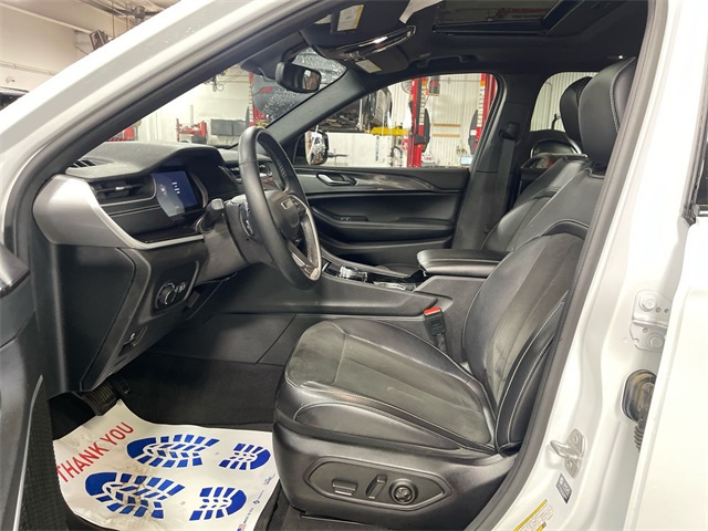2022 Jeep Grand Cherokee Altitude photo 7