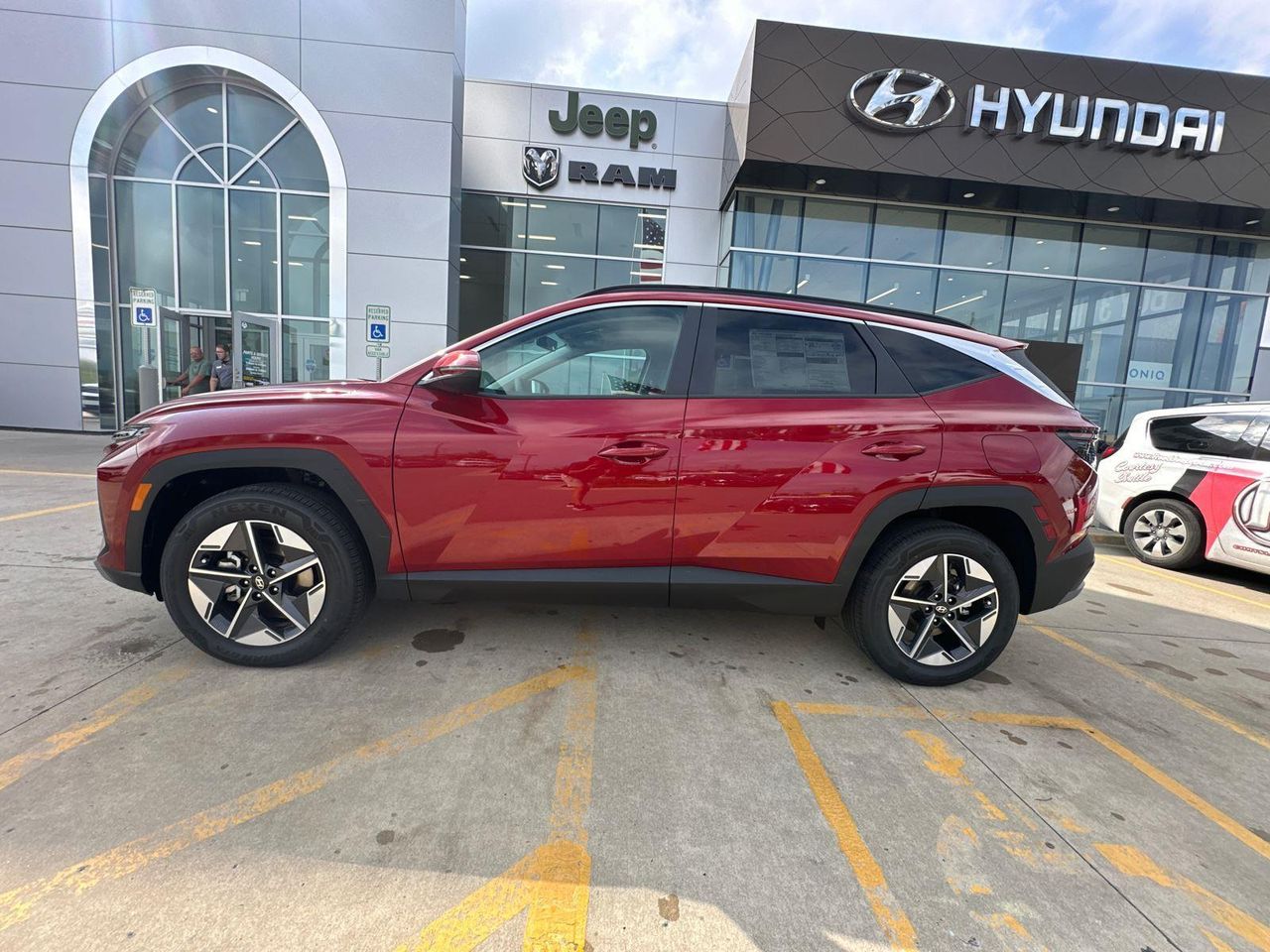 2025 Hyundai Tucson Hybrid SEL Convenience photo 2