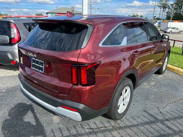 2025 Kia Sorento LX photo 4