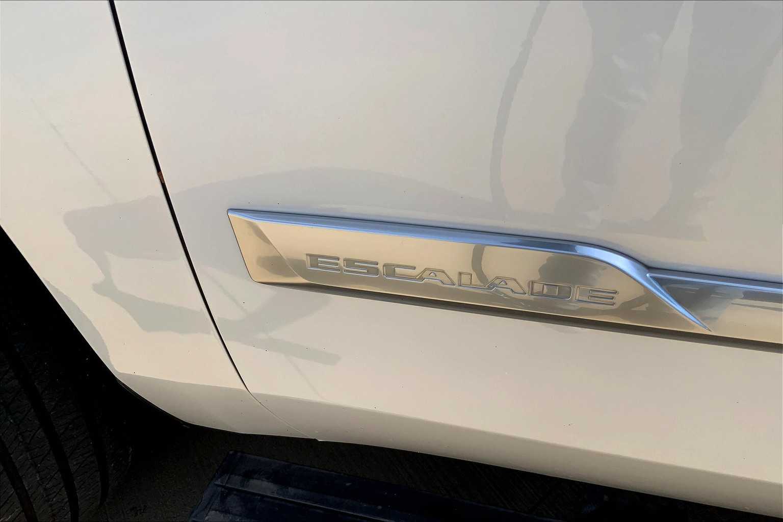 2019 Cadillac Escalade Platinum photo 28