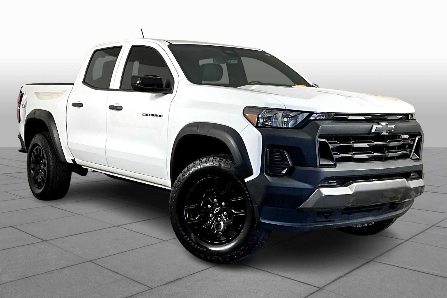 2023 Chevrolet Colorado Trail Boss photo 2