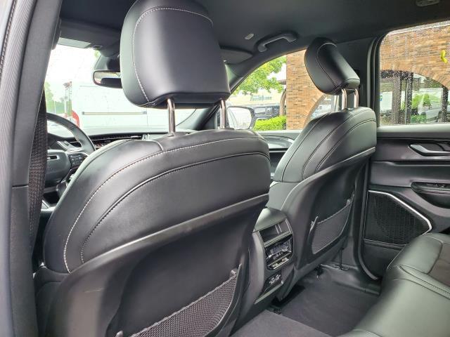 2022 Jeep Grand Cherokee Altitude photo 25