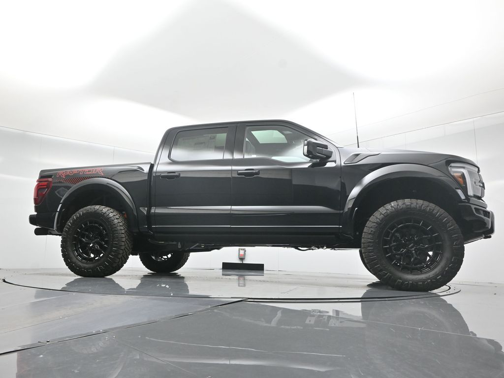 2025 Ford F-150 Raptor photo 2