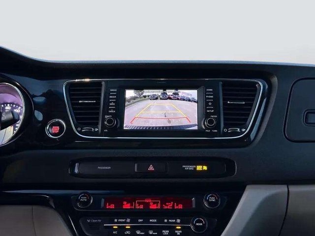 2020 Kia Sedona SX photo 24
