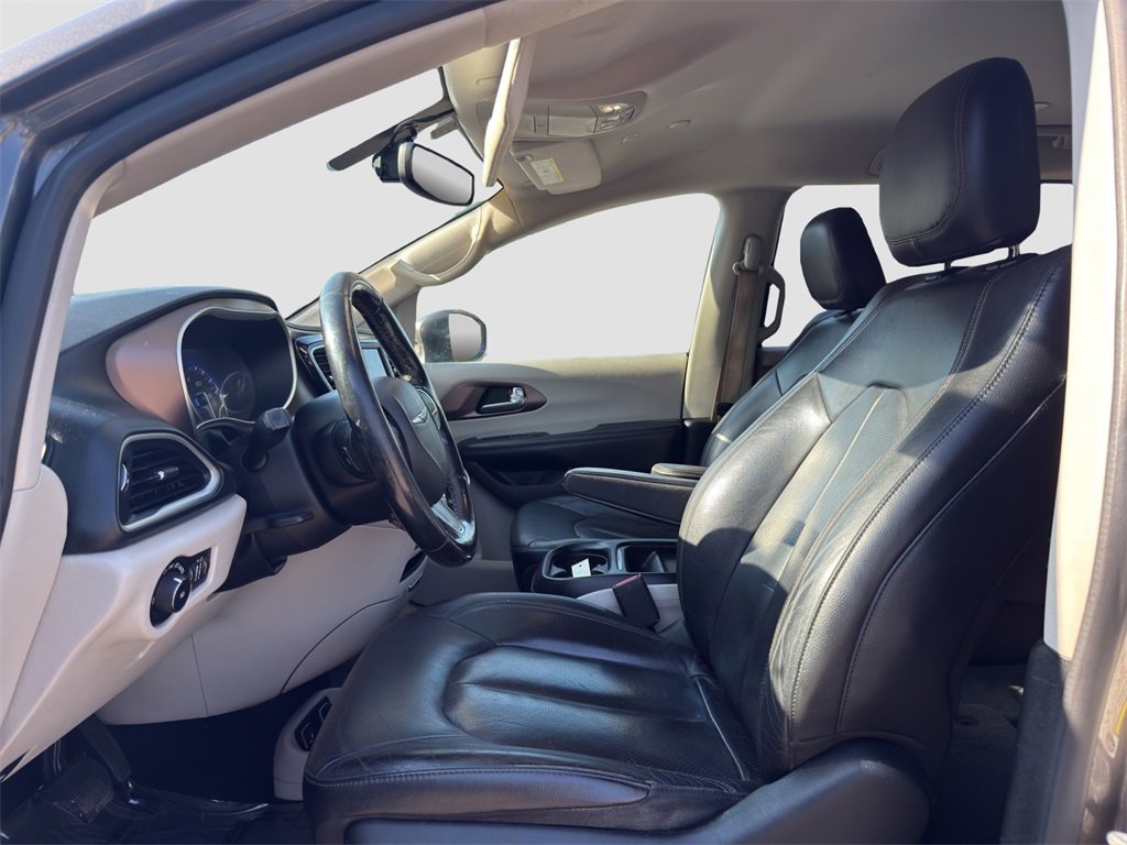 2019 Chrysler Pacifica Touring L photo 7