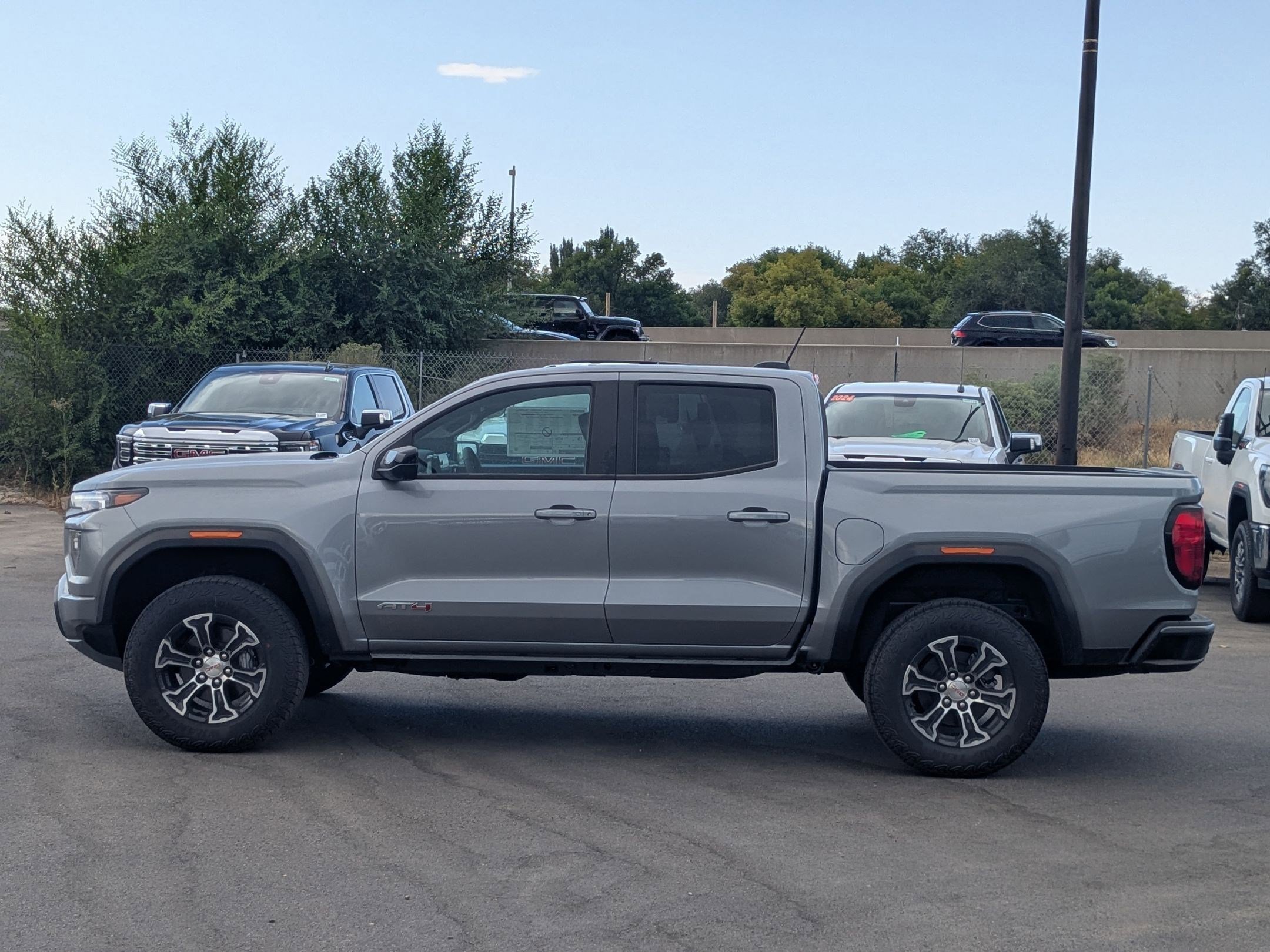 2025 Gmc Canyon AT4 photo 2