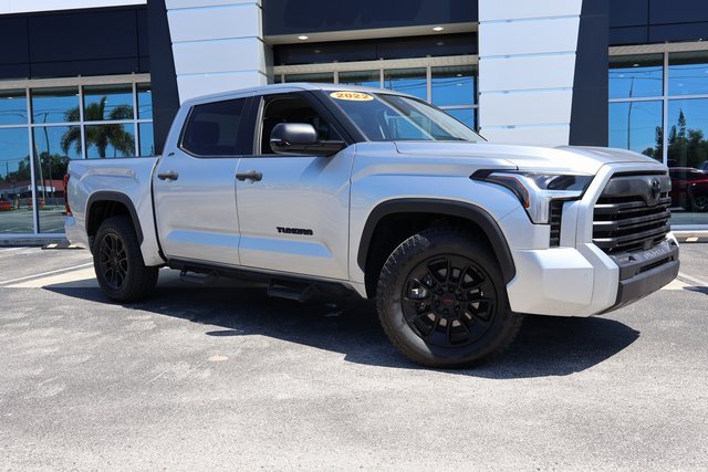 2022 Toyota Tundra SR5 photo 2