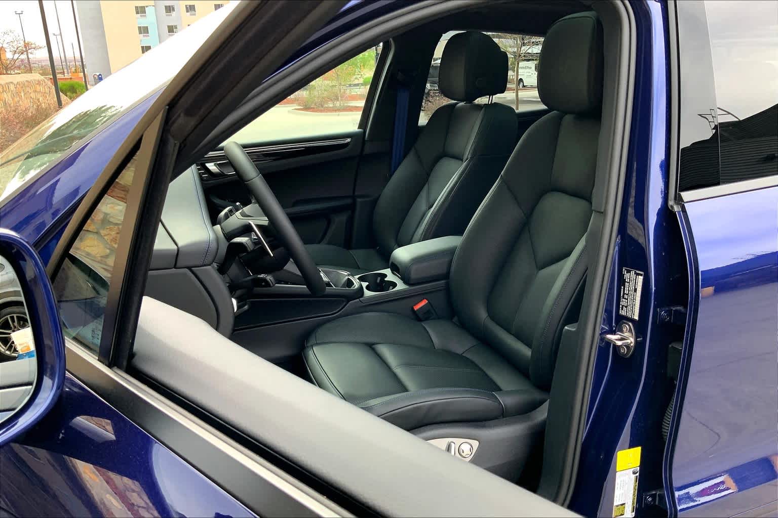 2024 Porsche Macan T photo 15