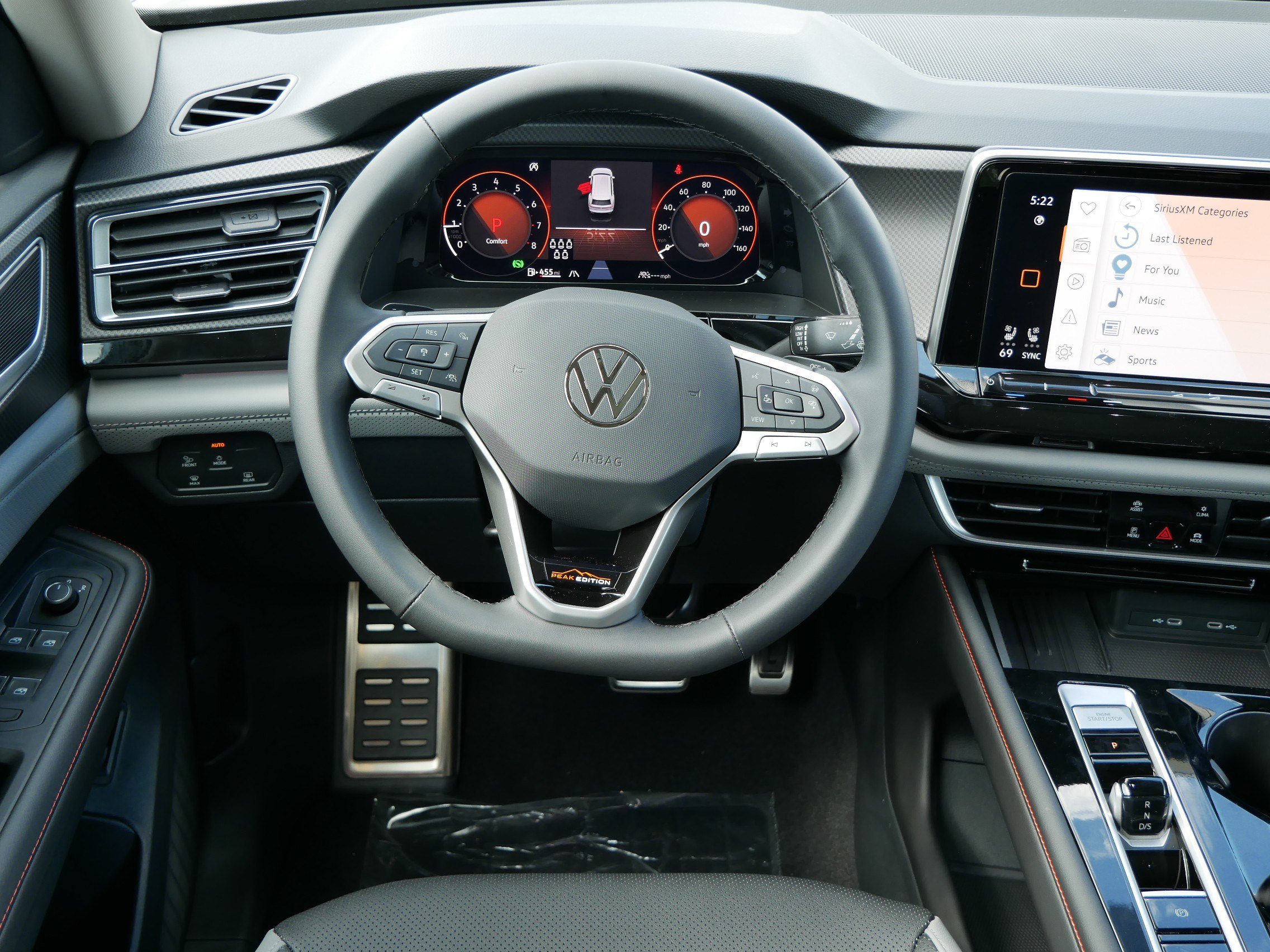 2025 Volkswagen Atlas Peak Edition SE photo 5