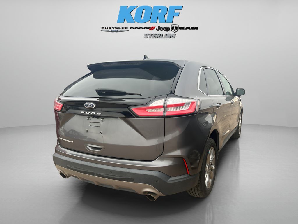 2021 Ford Edge Titanium photo 4