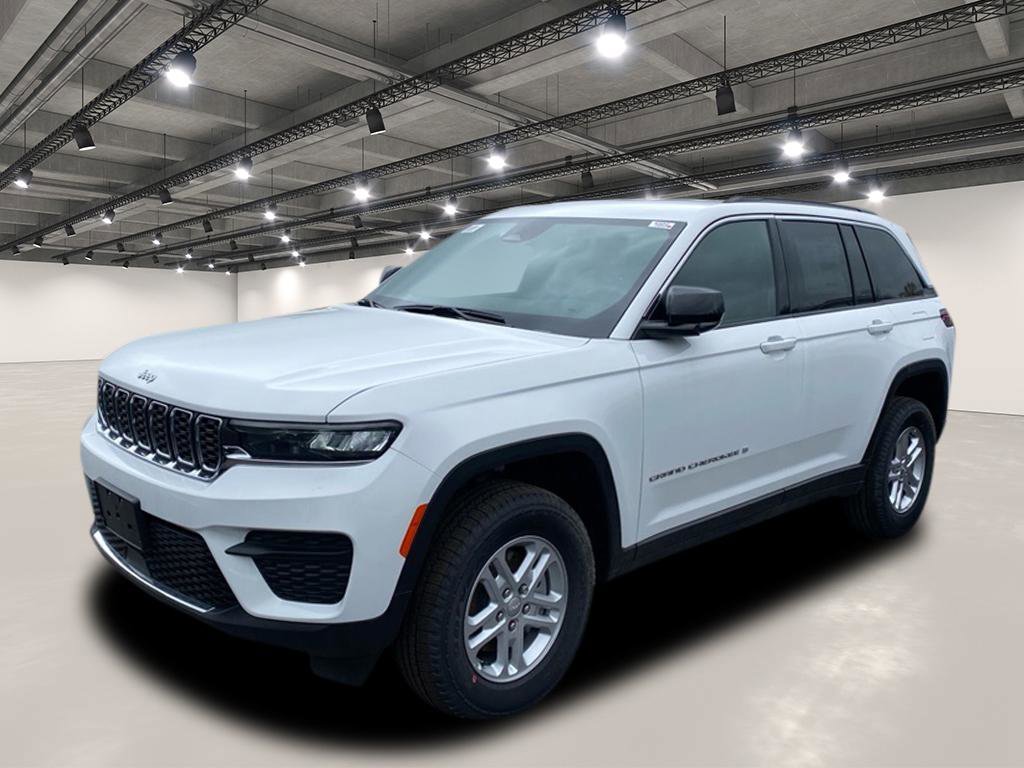 2025 Jeep Grand Cherokee Laredo photo 2