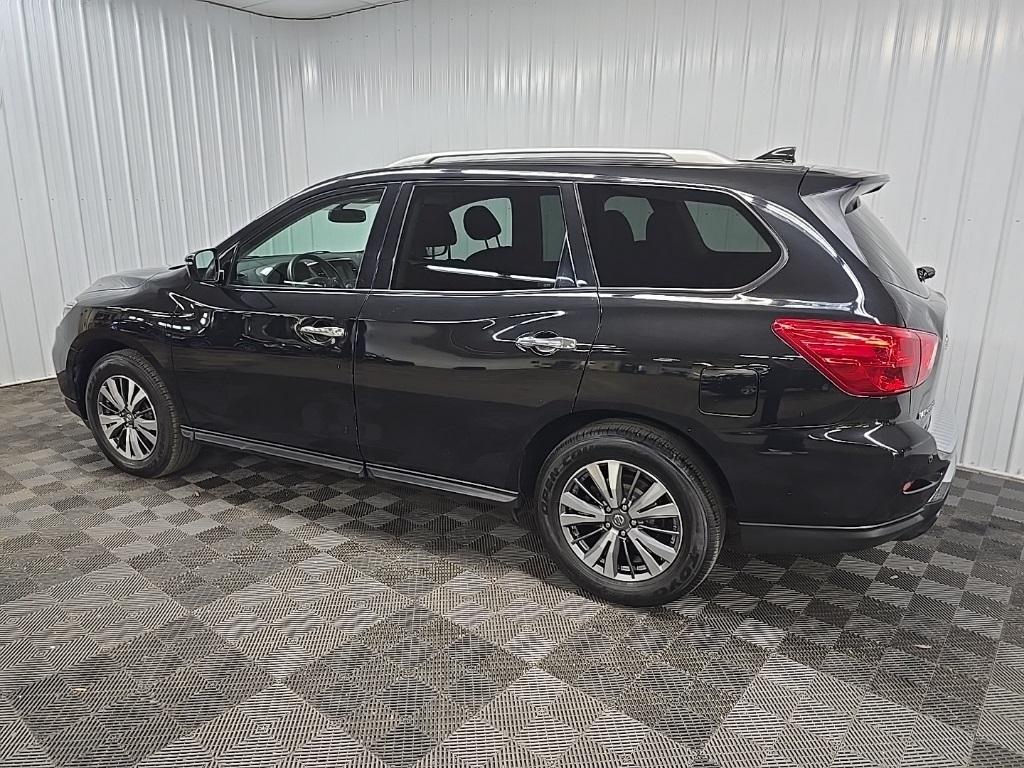 2020 Nissan Pathfinder SV photo 4