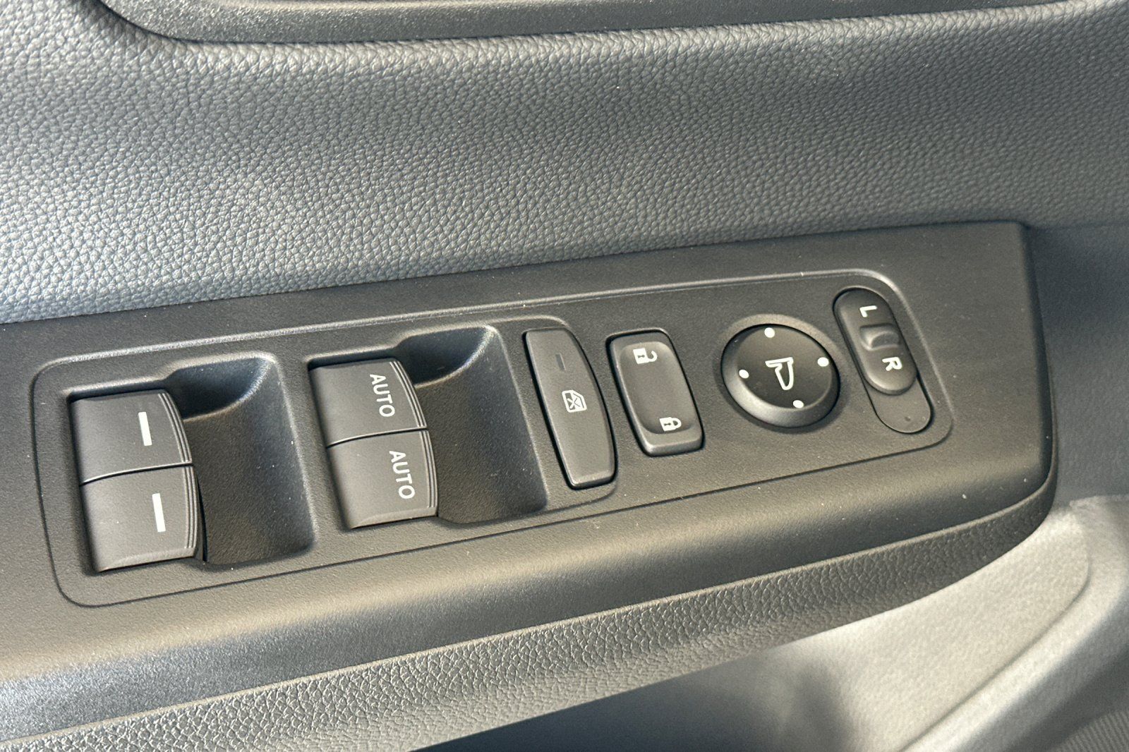 2026 Honda CR-V Hybrid Sport photo 10