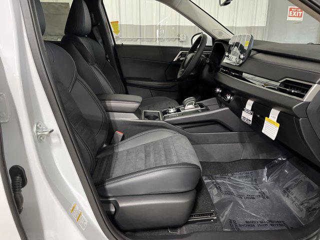 2025 Mitsubishi Outlander PHEV SE S-AWC photo 19