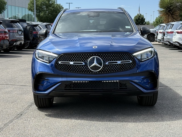 2025 Mercedes Benz GLC 300 photo 3