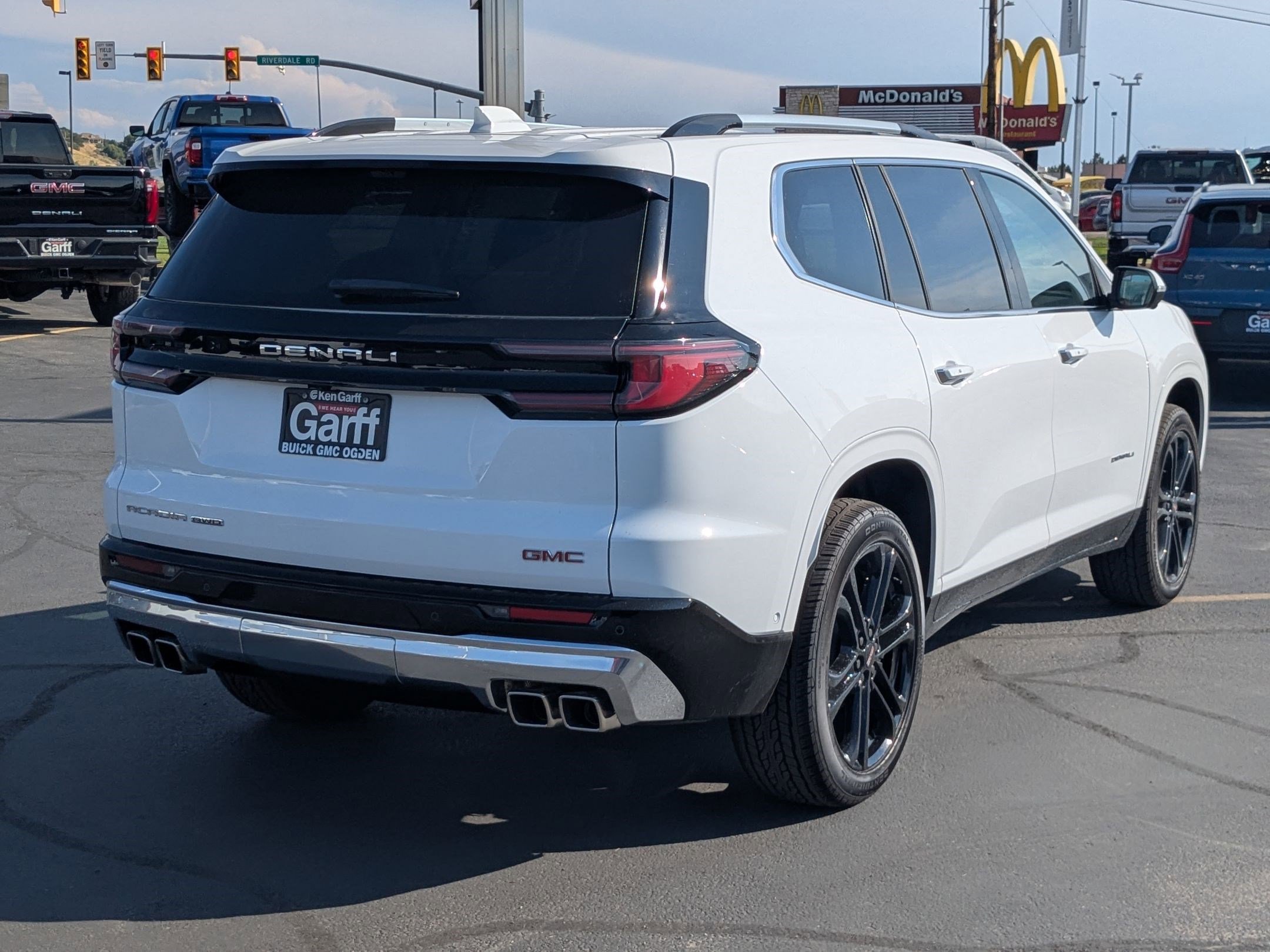 2026 Gmc Acadia Denali photo 2