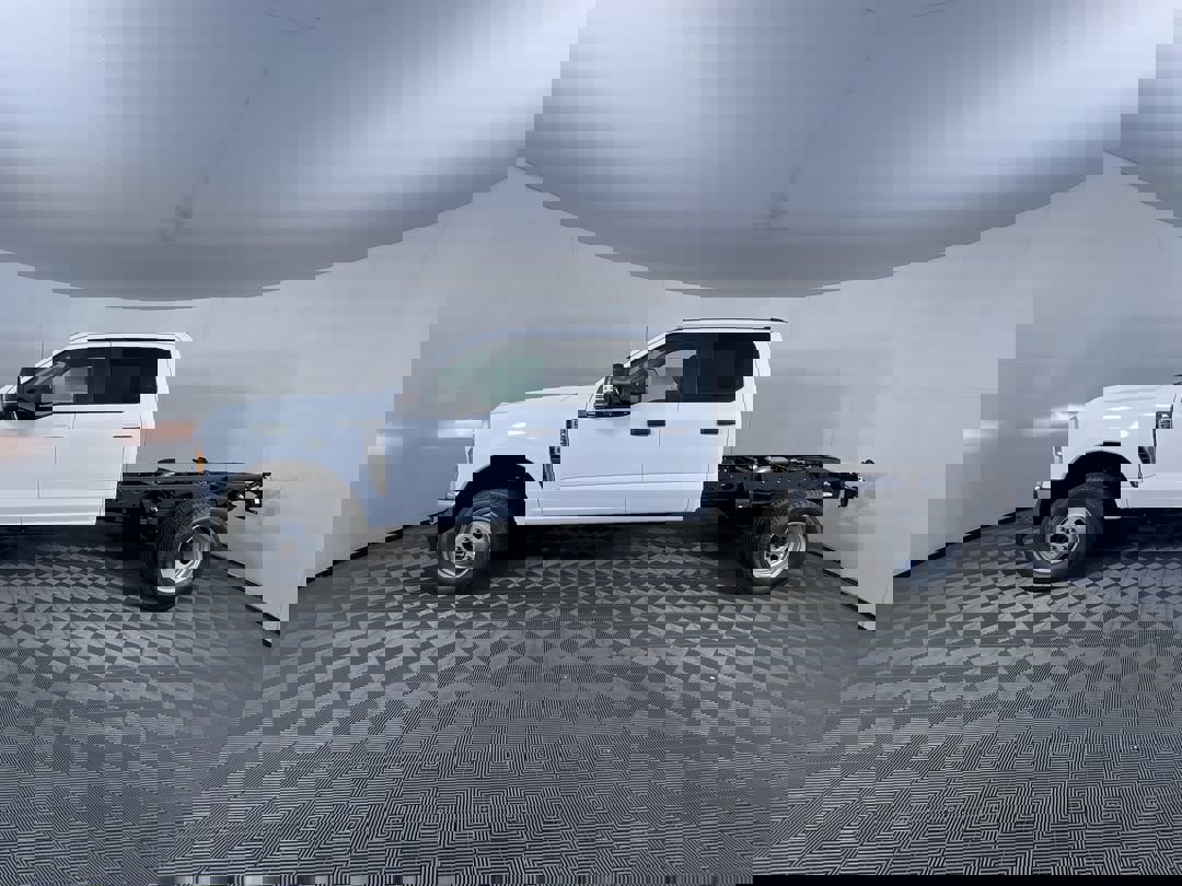 2026 Ford F-350 XL photo 4