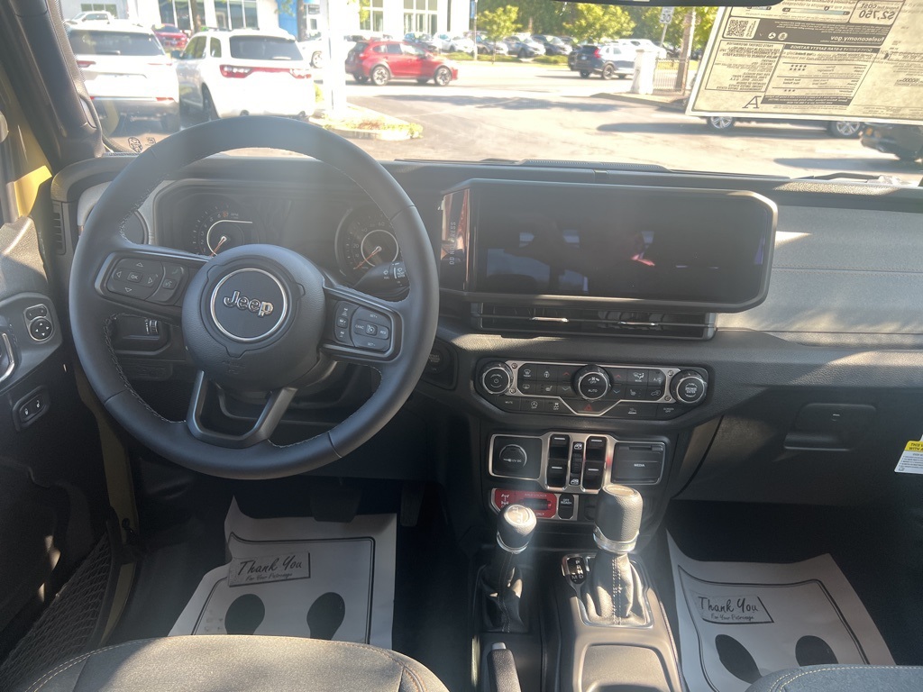2025 Jeep Gladiator Willys photo 13