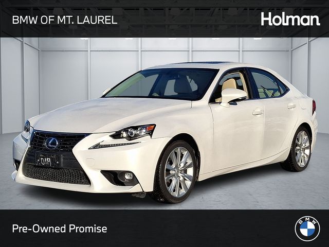 2016 Lexus IS 300's photo