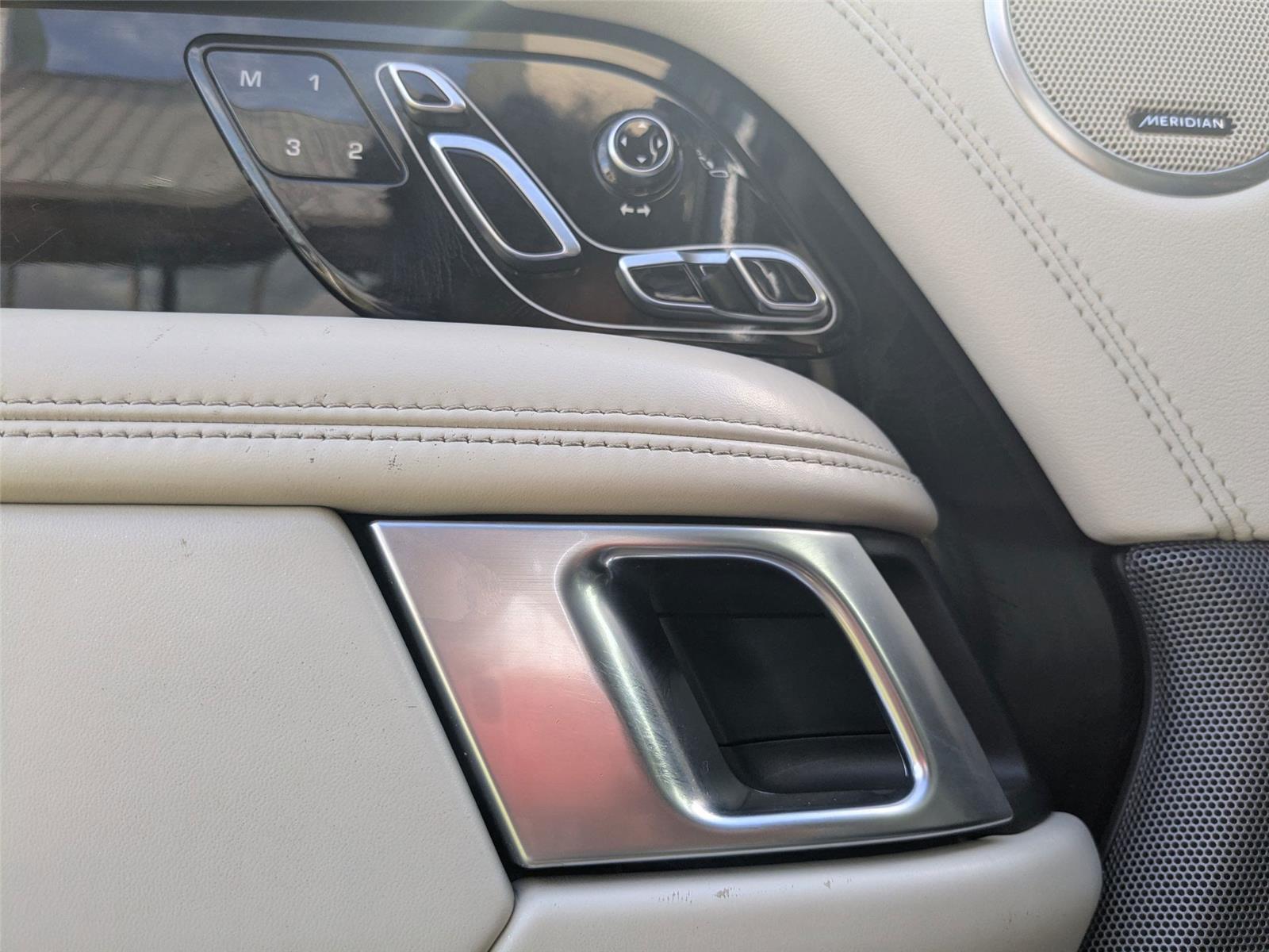 2019 Land Rover Range Rover photo 13