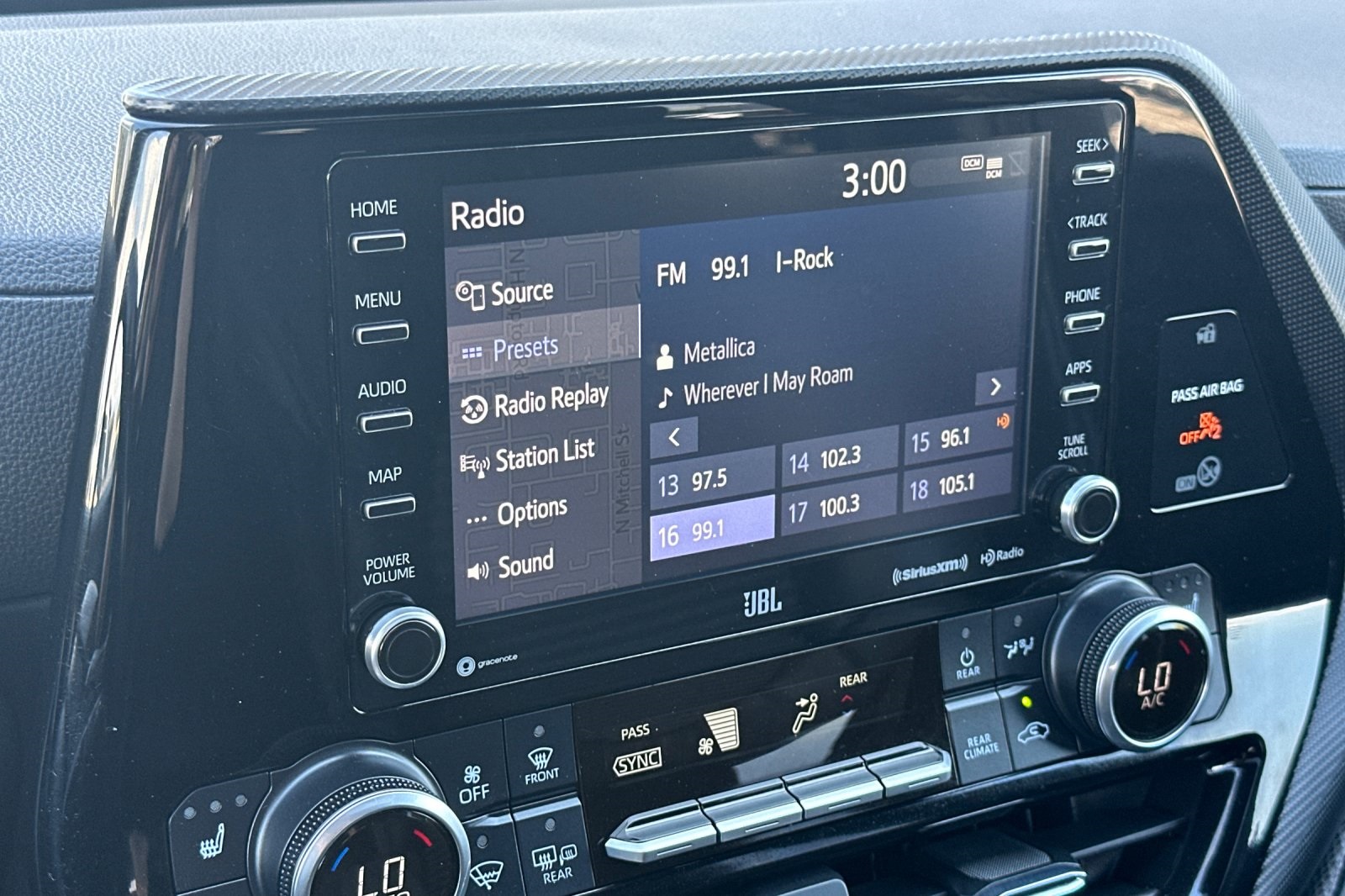 2021 Toyota Highlander XSE photo 18