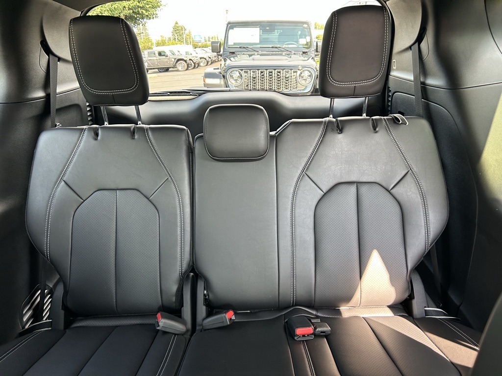 2026 Chrysler Pacifica photo 25