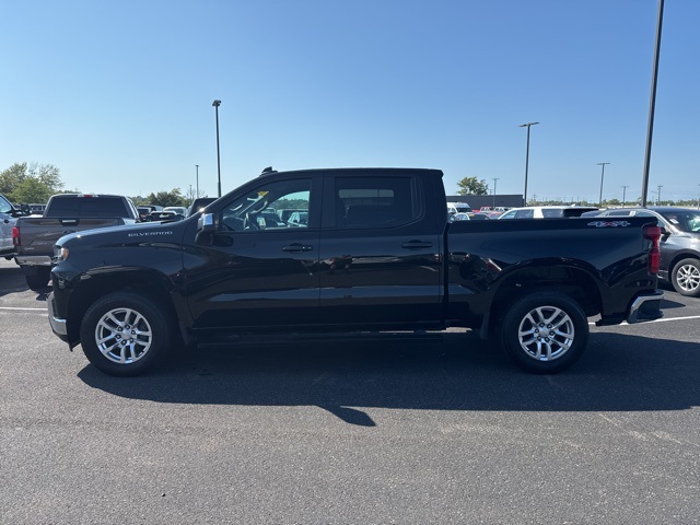 2022 Chevrolet Silverado 1500 LT photo 4