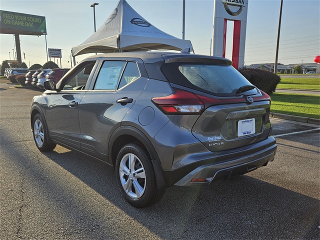2025 Nissan Kicks Play S photo 7