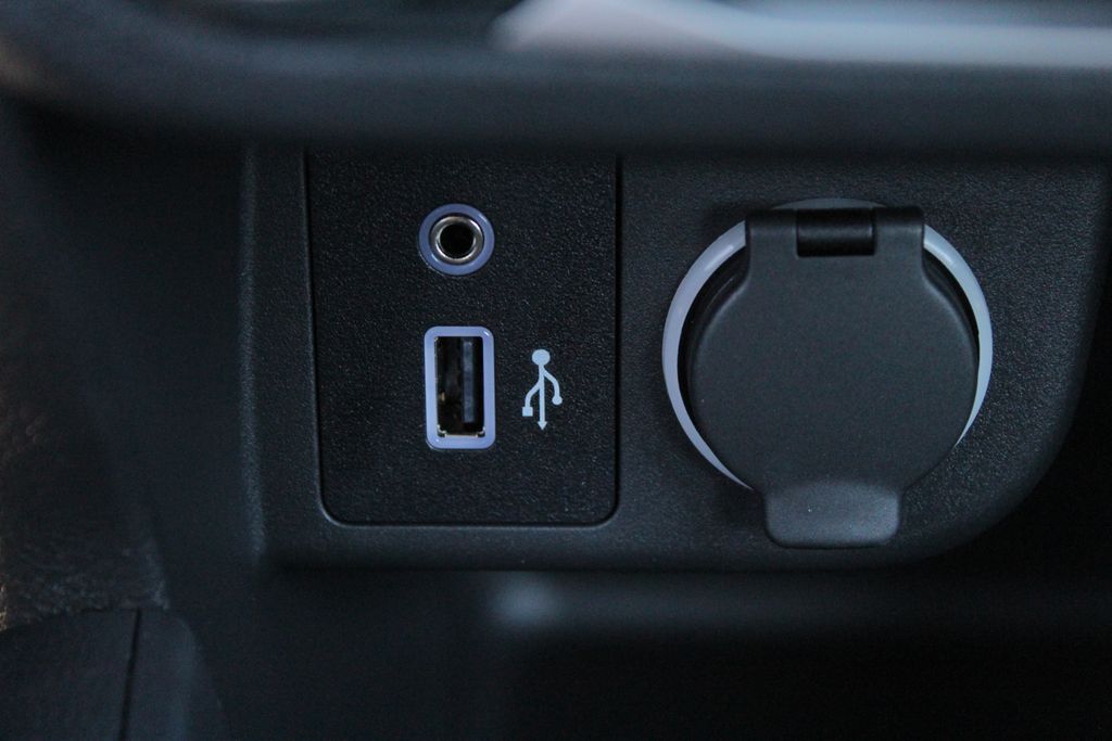 2025 Nissan Kicks Play S photo 17