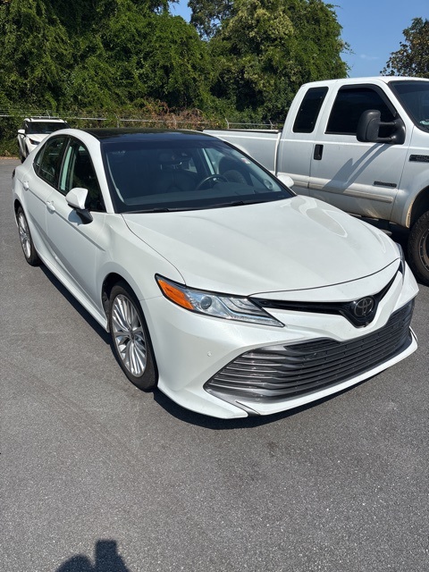 2020 Toyota Camry XLE photo 2