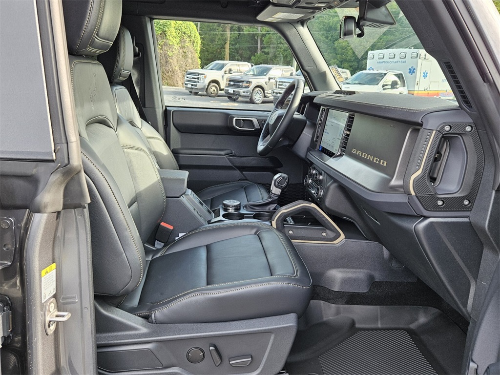 2025 Ford Bronco Badlands photo 14