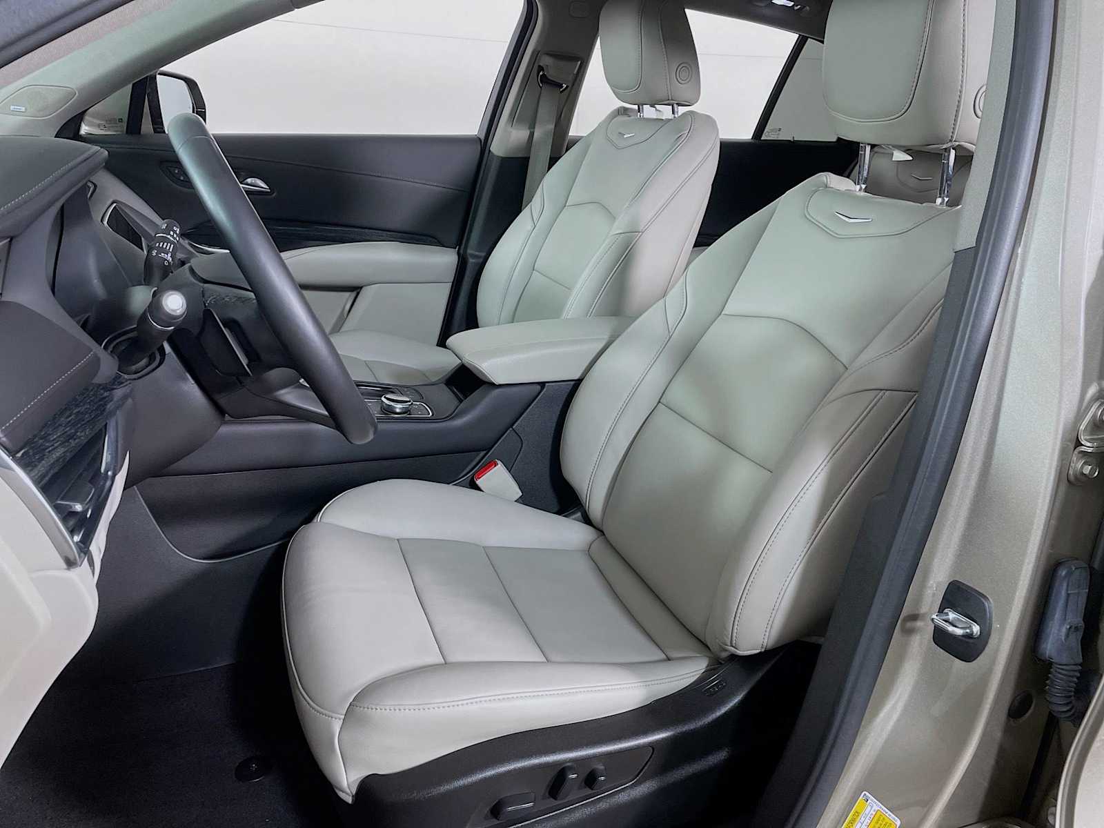 2022 Cadillac XT4 Premium Luxury photo 17