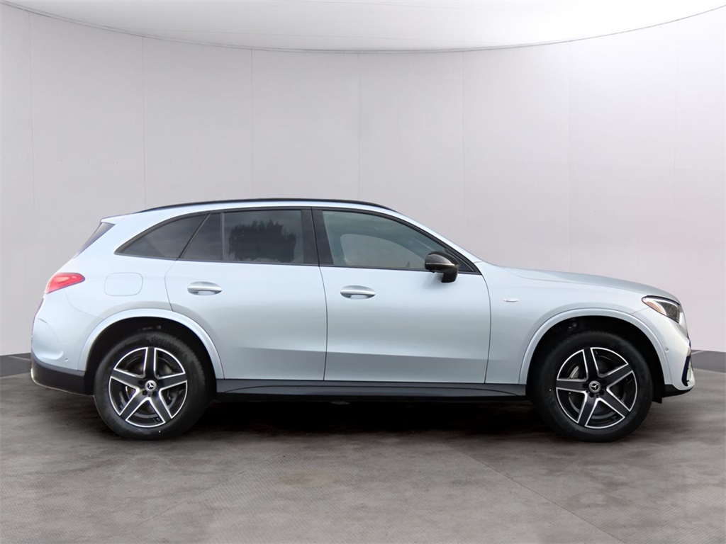 2025 Mercedes Benz GLC 350e 4MATIC photo 2