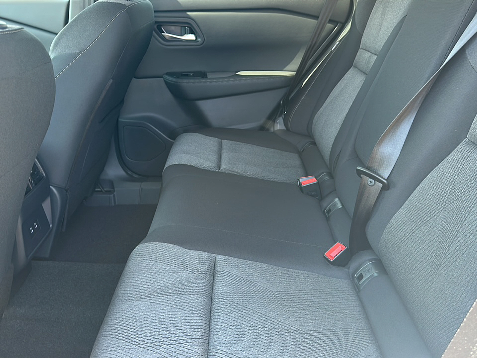 2026 Nissan Rogue SV photo 5