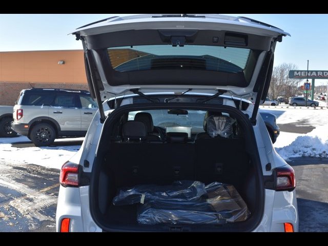 2025 Ford Escape ST-Line photo 6