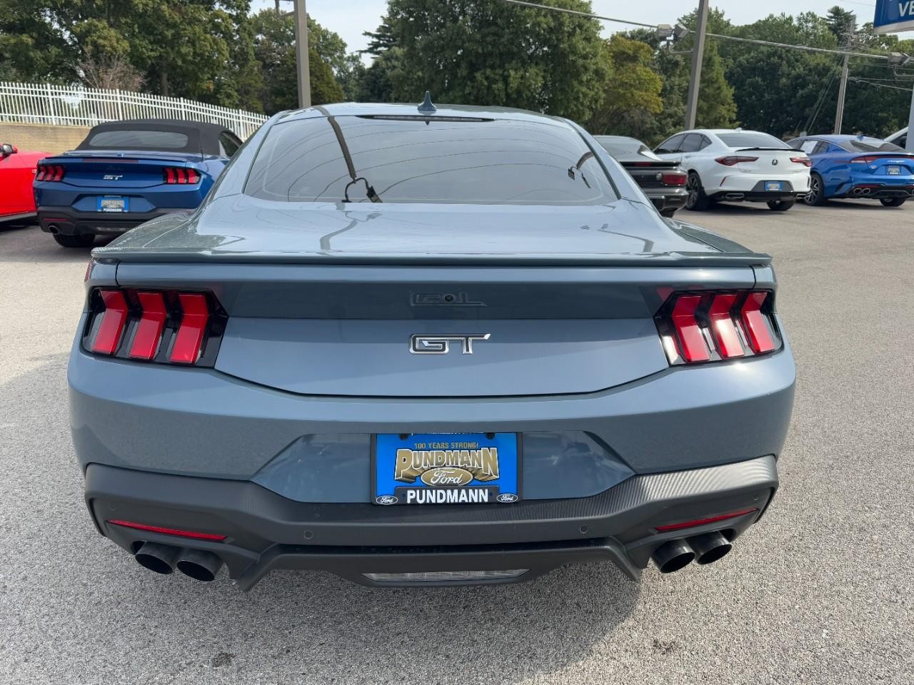 2024 Ford Mustang GT Premium photo 3