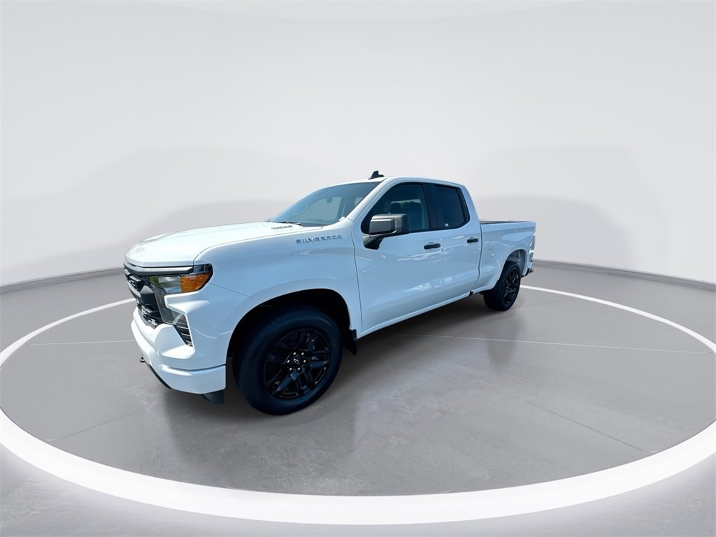 2025 Chevrolet Silverado 1500 Custom photo 4