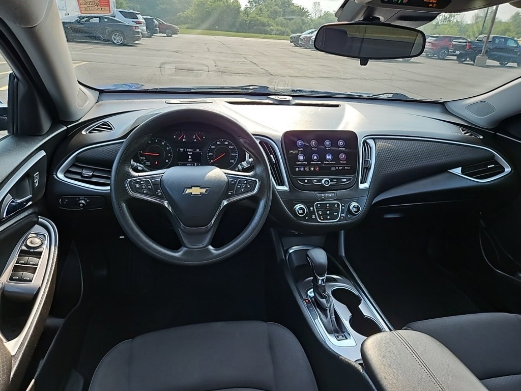 2023 Chevrolet Malibu 1LT photo 7