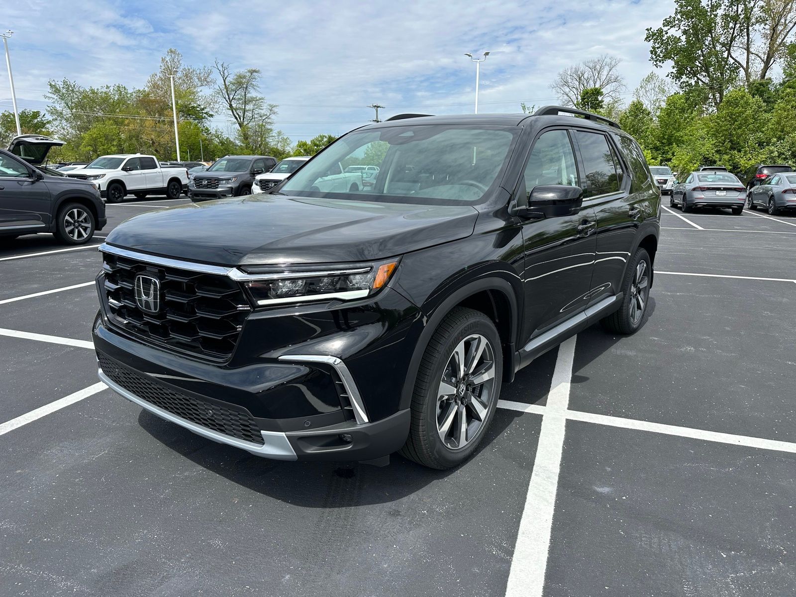 2025 Honda Pilot Touring's photo