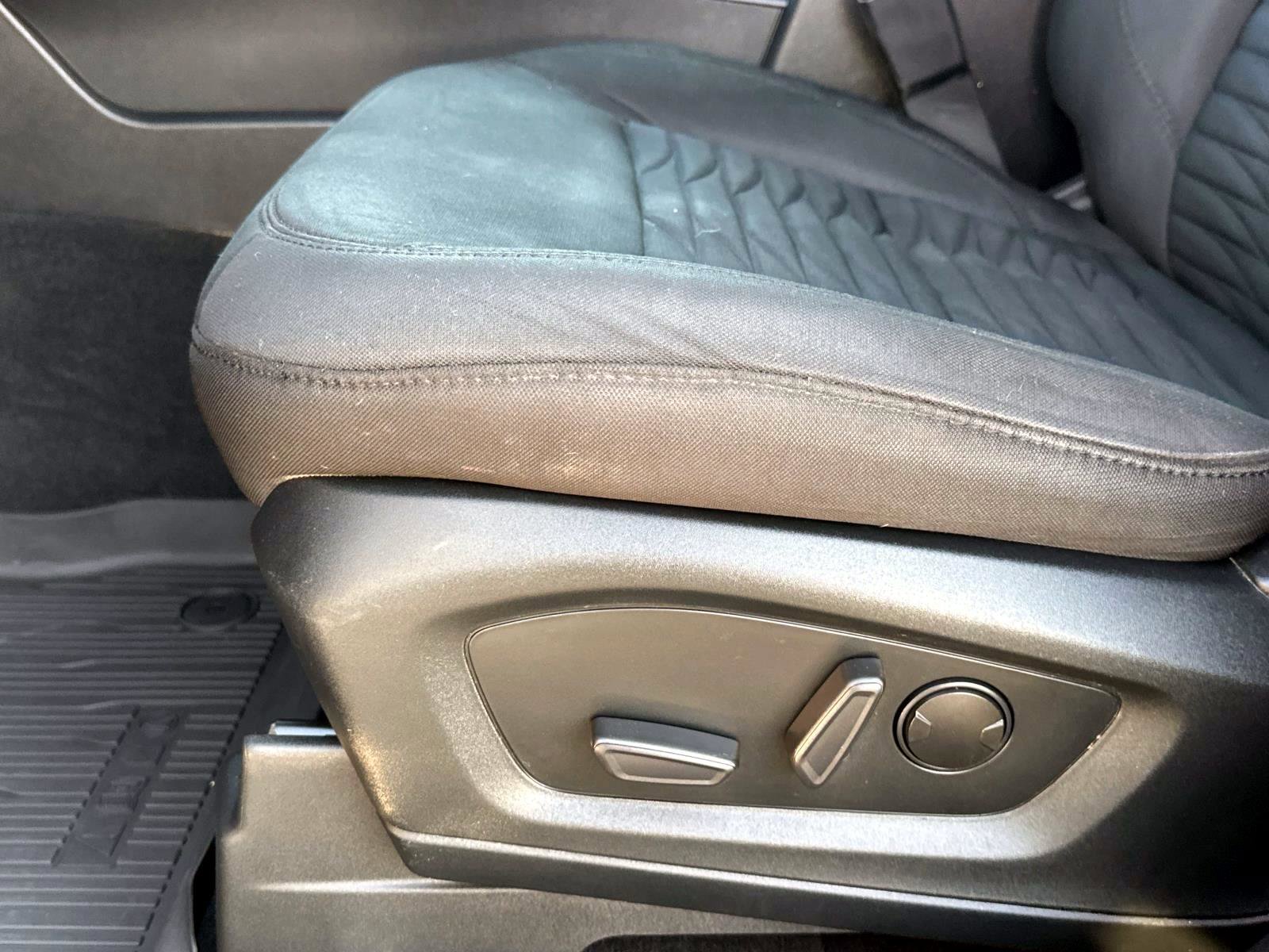 2021 Ford Explorer XLT photo 21