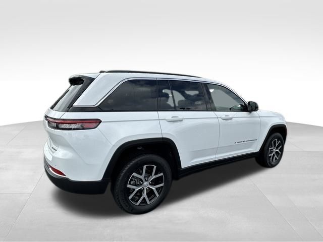 2025 Jeep Grand Cherokee Limited photo 4
