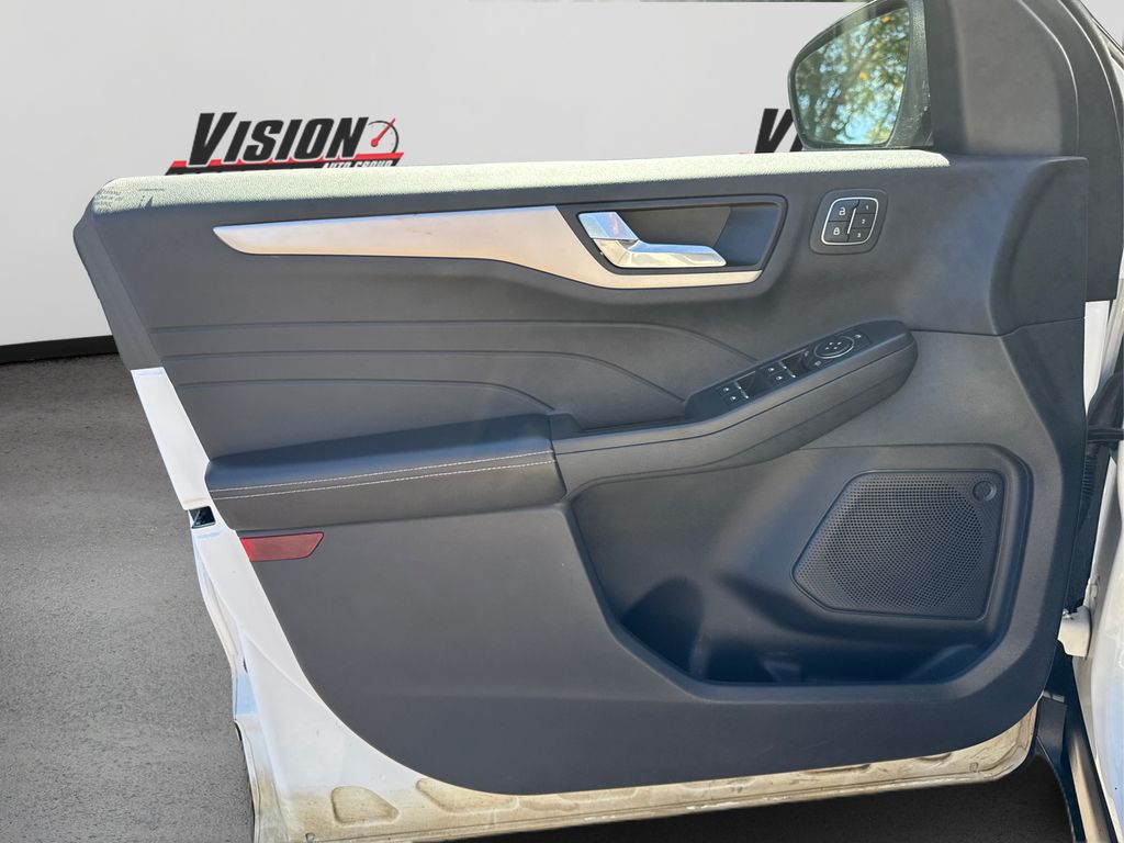 2022 Ford Escape SEL photo 20