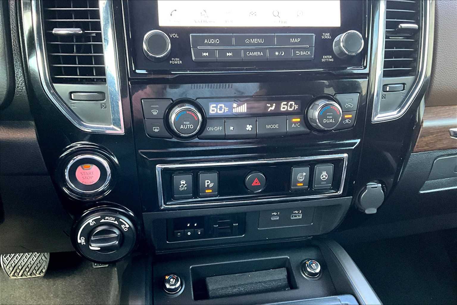 2020 Nissan Titan Platinum Reserve photo 30