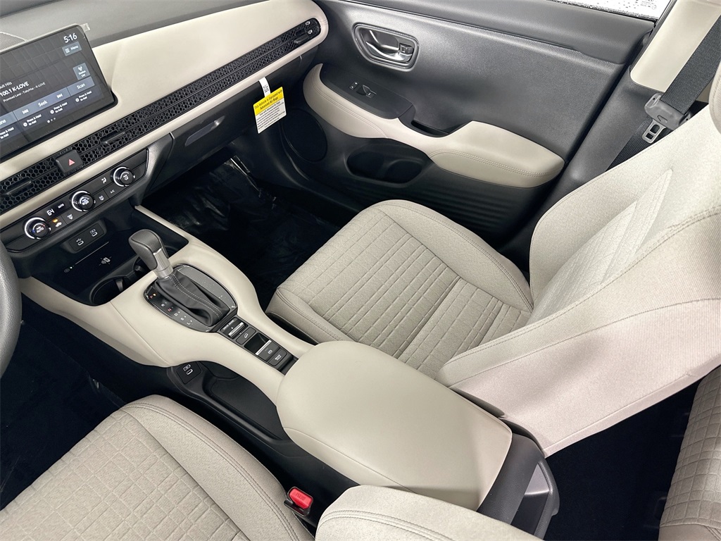 2026 Honda HR-V LX photo 3