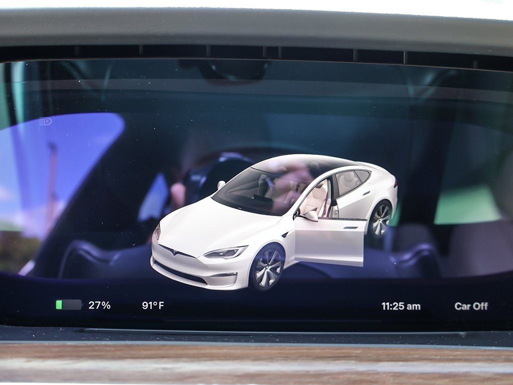 2022 Tesla Model S photo 38