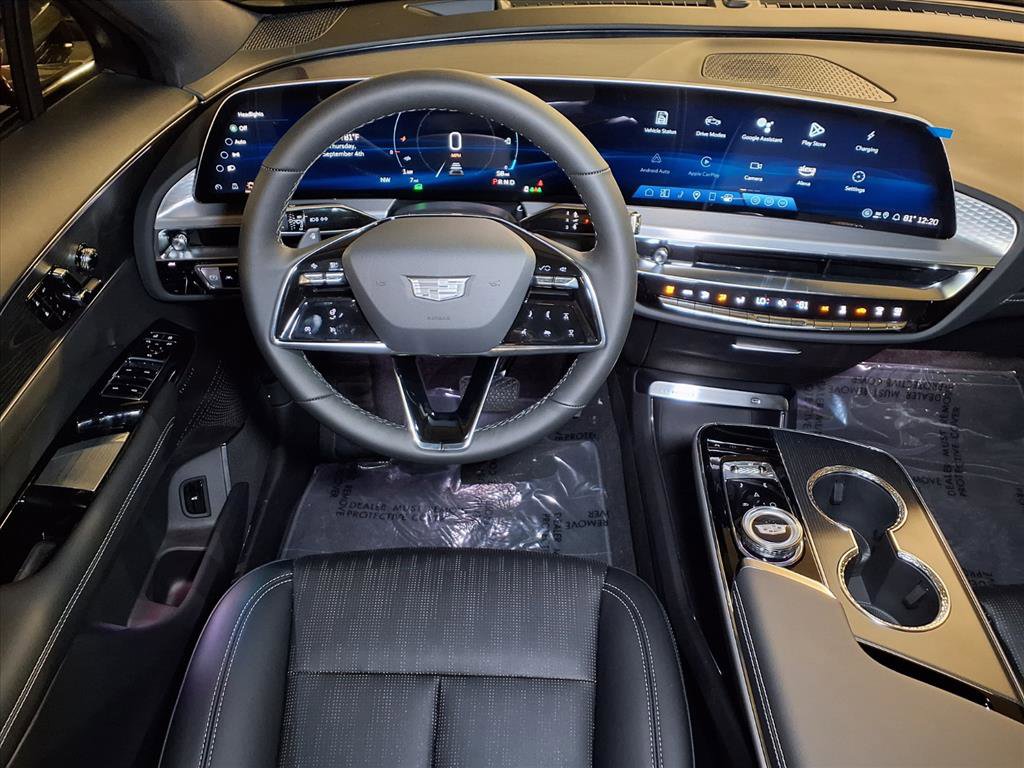 2025 Cadillac Lyriq Luxury photo 11