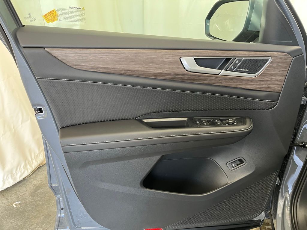 2025 Volkswagen Atlas SEL Premium R-Line photo 9