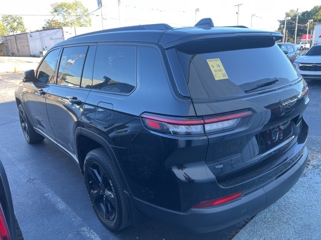 2022 Jeep Grand Cherokee Altitude photo 2