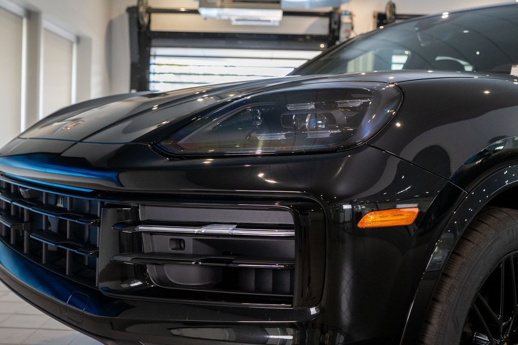 2025 Porsche Cayenne photo 6